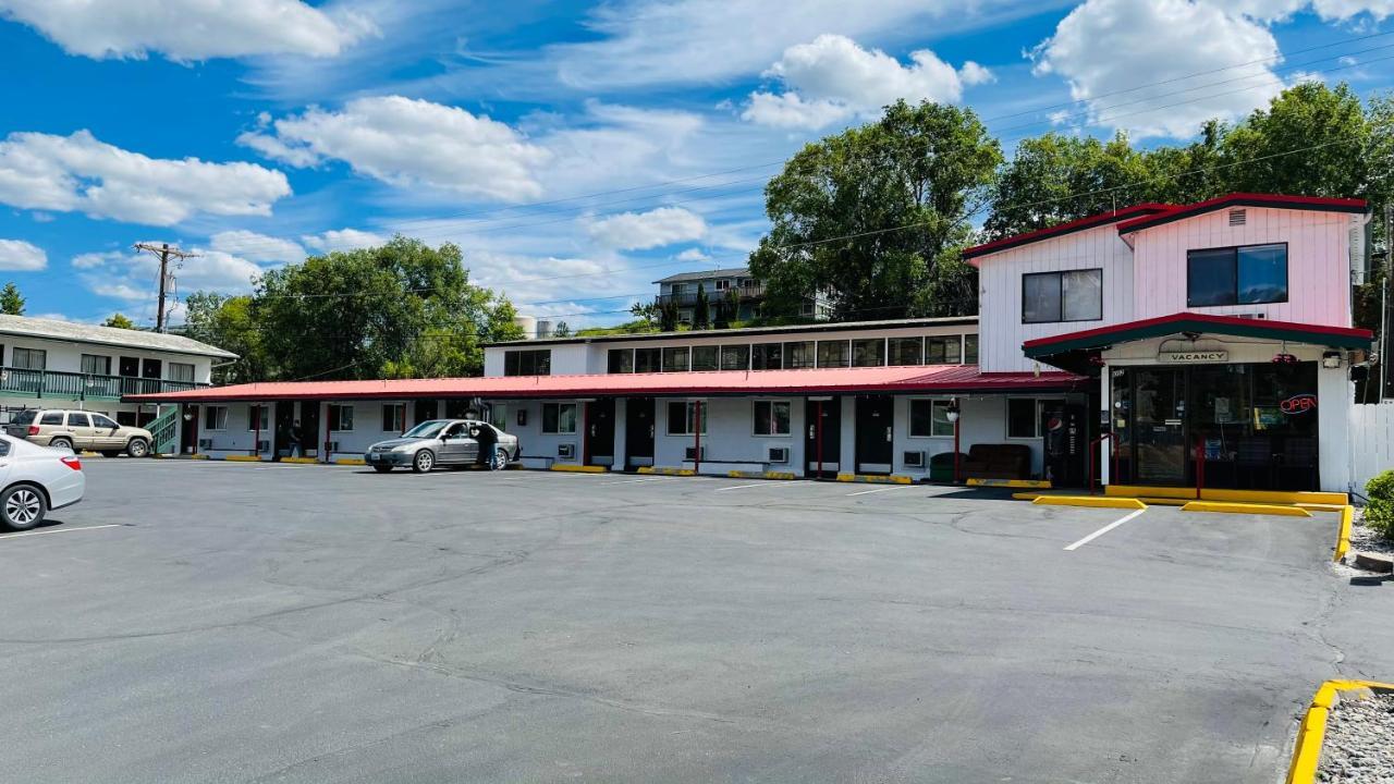 Apple Inn Motel Chelan Dış mekan fotoğraf