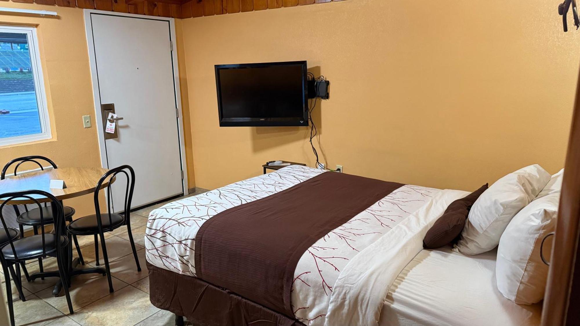 Apple Inn Motel Chelan Dış mekan fotoğraf